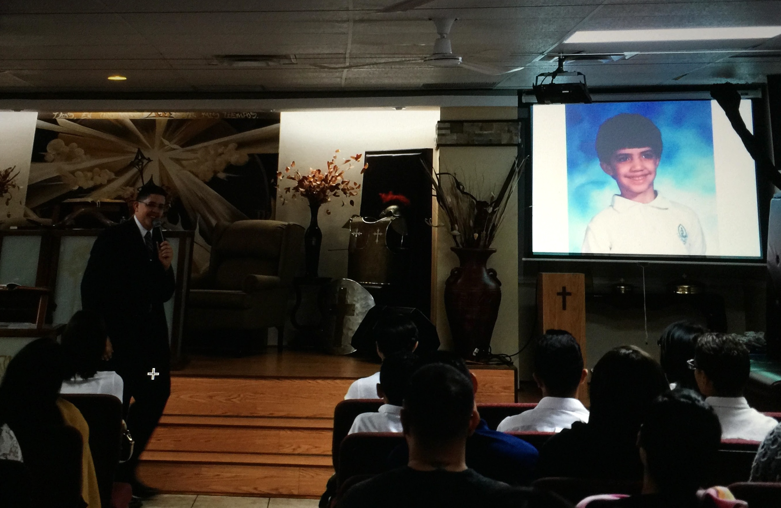 Preaching at a church in Marueño, Ponce, sharing my testimony and the idea of connecting the dots